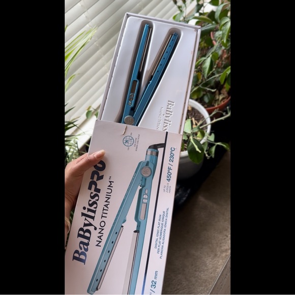BabylissPro Nano Titanium Digital Ionic Flat Iron